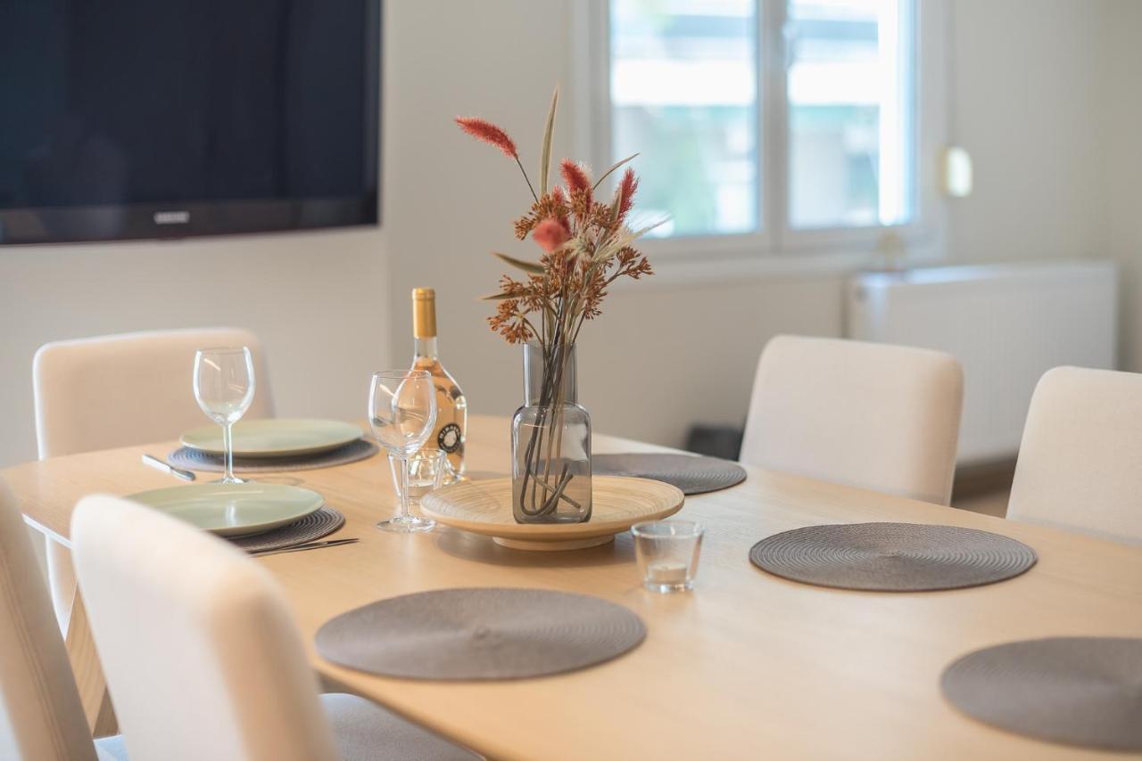 Stylish 2Bdr Apt By Acropolis Atene Esterno foto