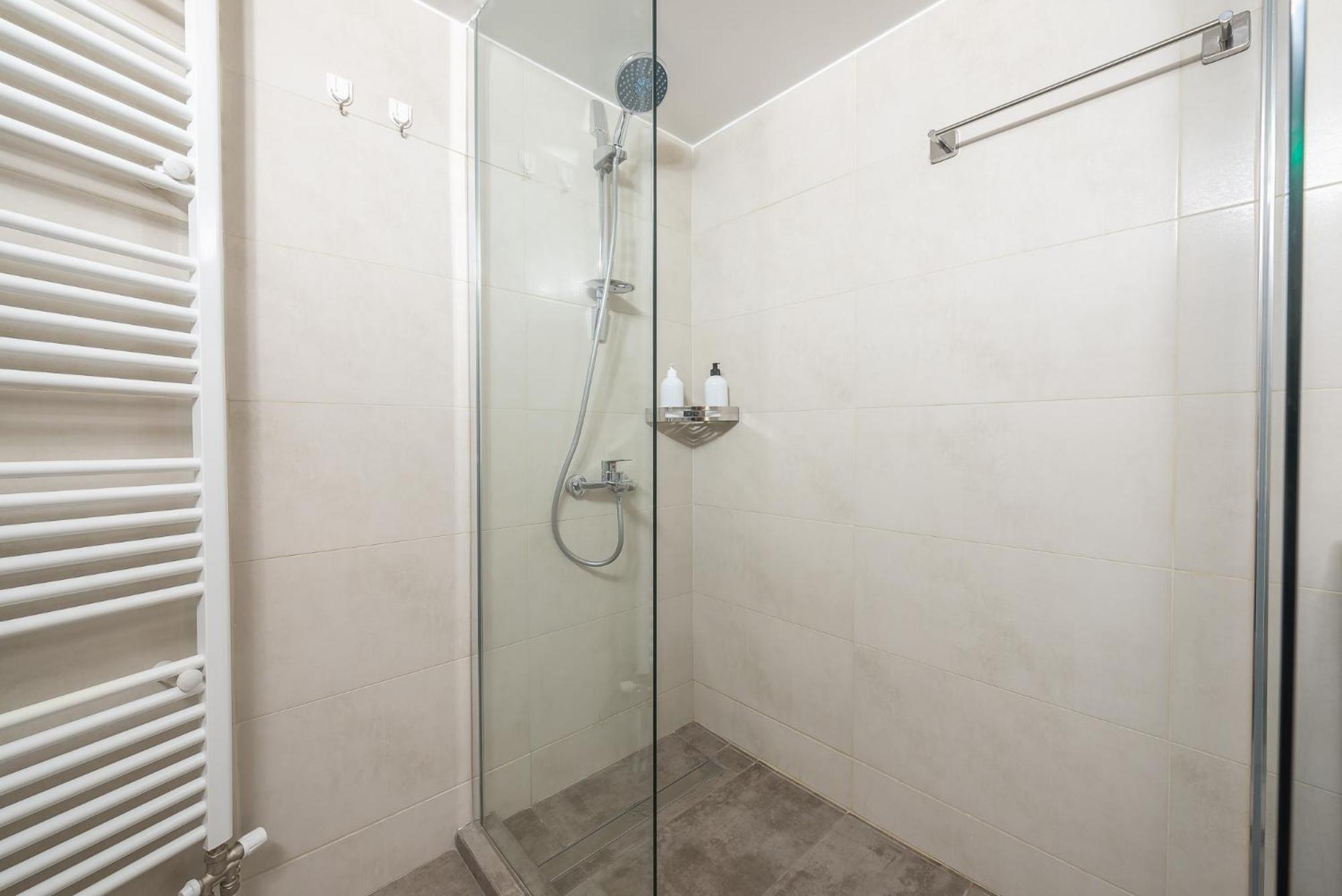 Stylish 2Bdr Apt By Acropolis Atene Esterno foto